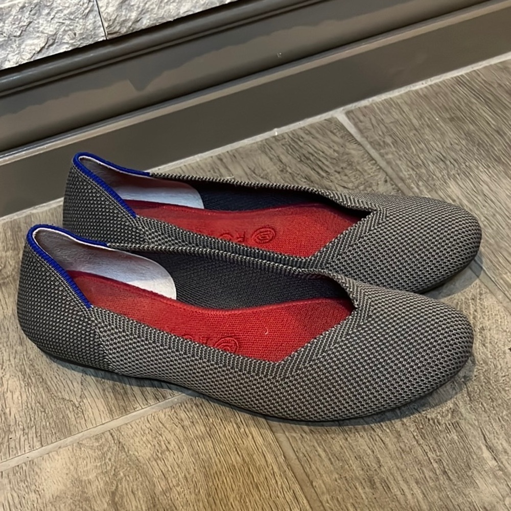 Rothy's Gray Textured Flats with Red Insole and Blue Trim